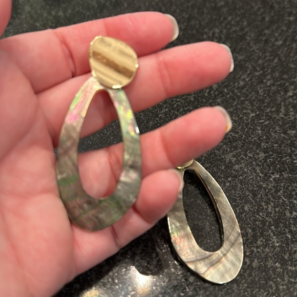 Pearlescent earrings - Picture 2 of 4